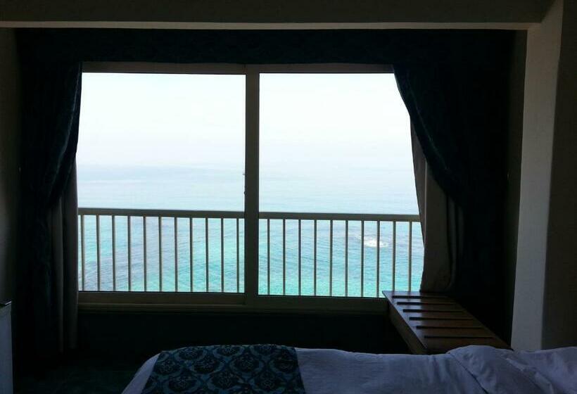 اتاق لوکس با چشمانداز دریا, Royal Crown Hotel عائلات فقط