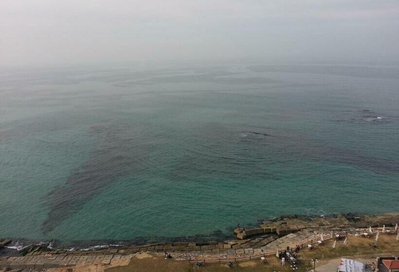 اتاق لوکس با چشمانداز دریا, Royal Crown Hotel عائلات فقط