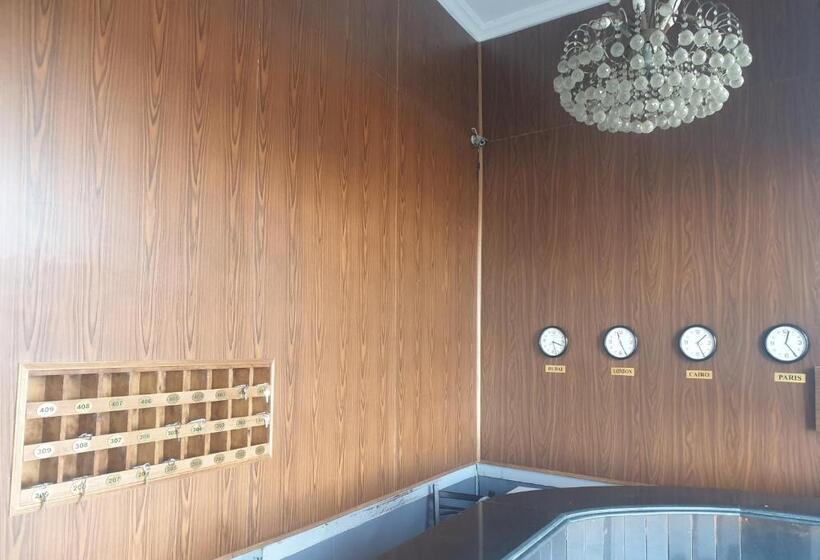 اتاق لوکس با چشم‌انداز دریا, Royal Crown Hotel عائلات فقط