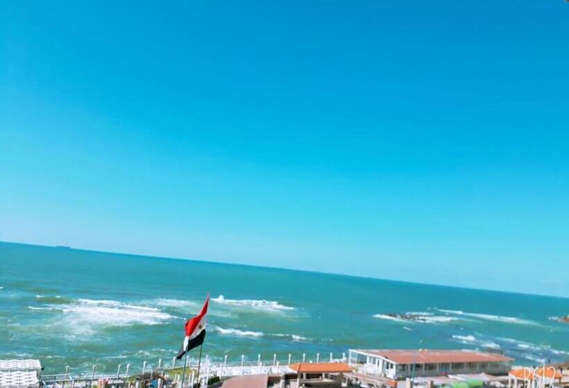 Triple Room Sea View, Royal Crown Hotel عائلات فقط
