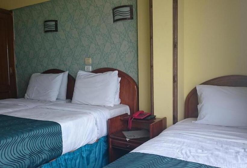 Triple Room Sea View, Royal Crown Hotel عائلات فقط