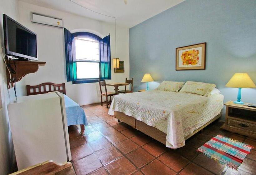 غرفة قياسية ثلاثية, Solar Das águas Cantantes