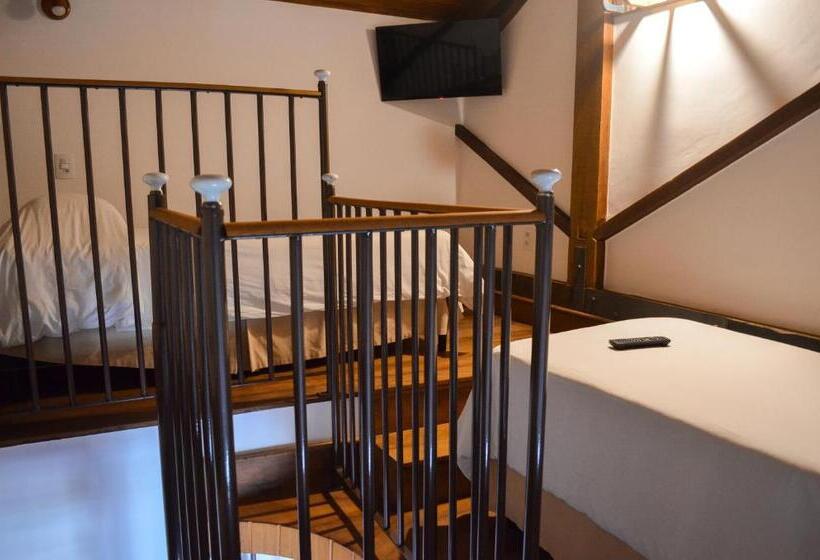 חדר דלוקס לארבעה, Solar De Maria