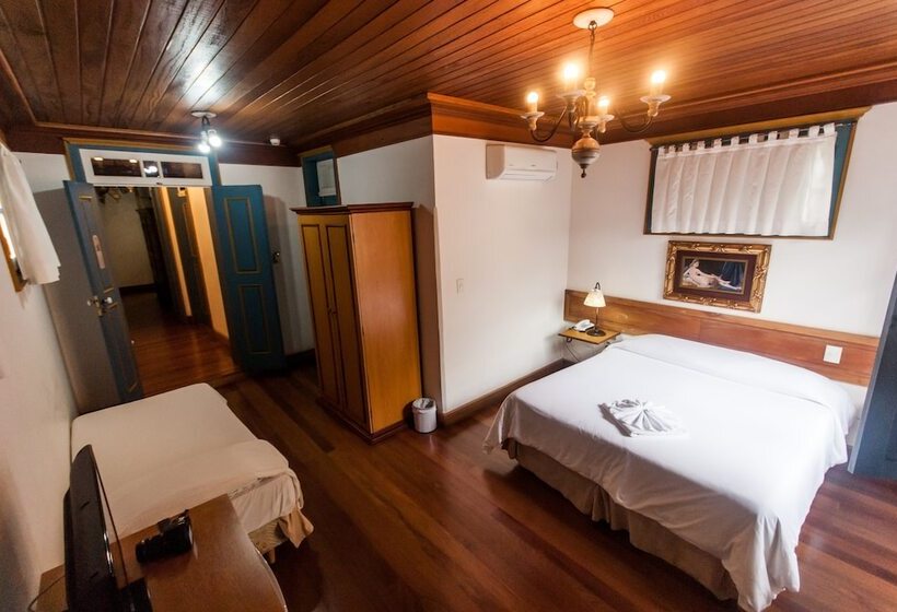 חדר סופריור לשלושה, Solar De Maria