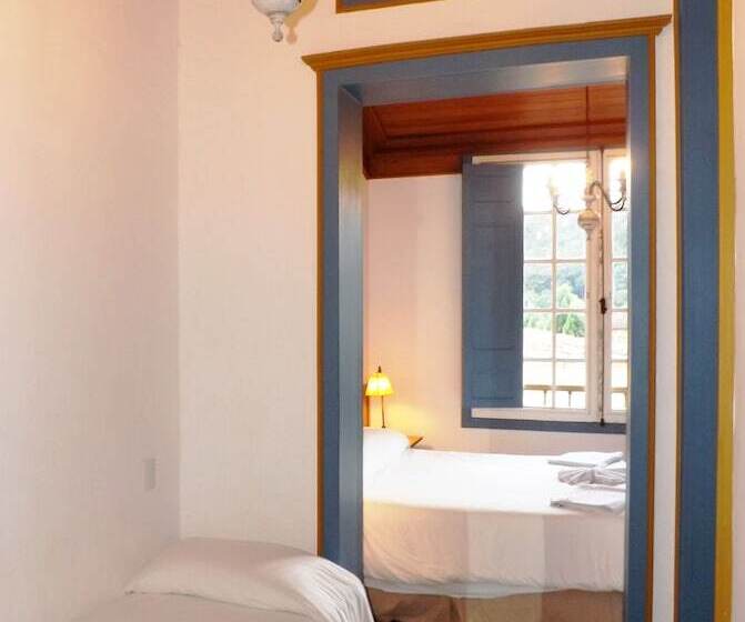 חדר סופריור לשלושה, Solar De Maria