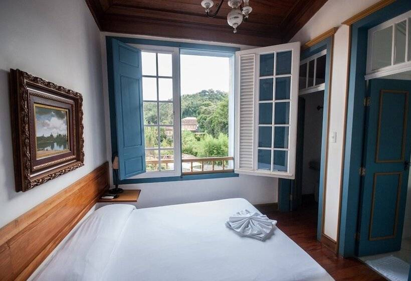 חדר סופריור לשלושה, Solar De Maria