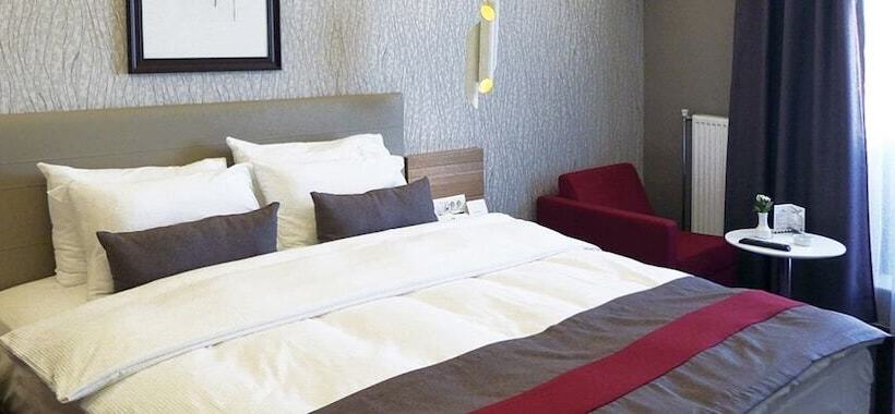 اتاق استاندارد یک نفره, The Crater