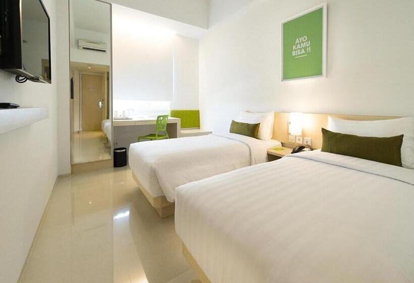 Quarto Estandar, Zuri Express Mangga Dua
