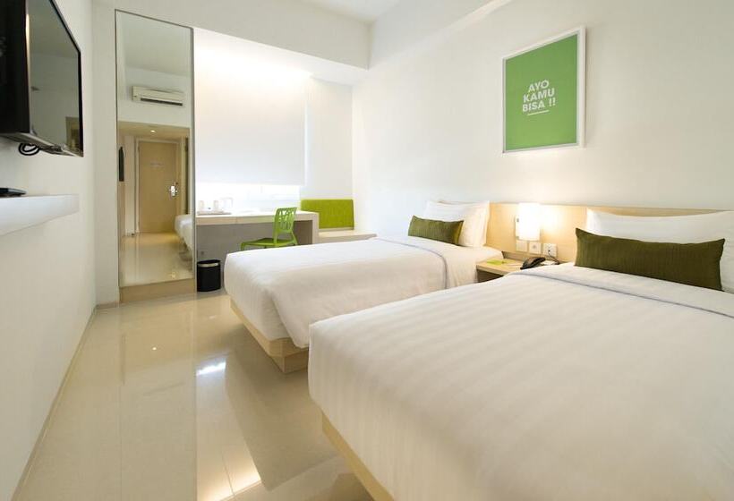 Quarto Estandar, Zuri Express Mangga Dua