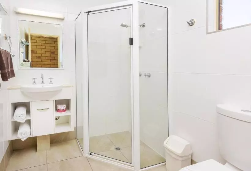 اتاق استاندارد, Roma Mid Town Motor Inn
