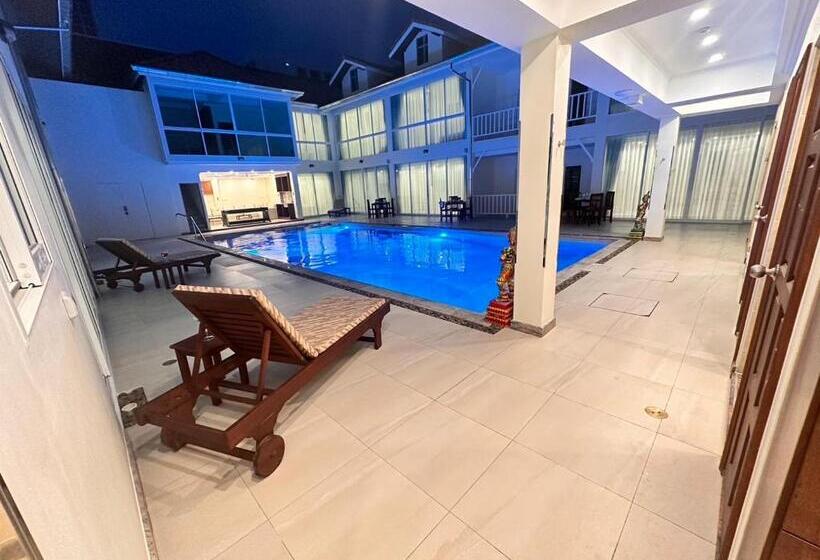 ویلای 3 خوابه, Pratamnak Residence Luxury Villas