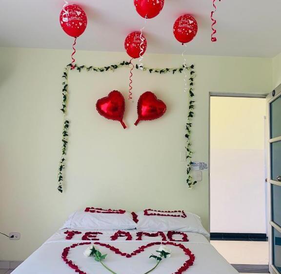 带阳台的三人标准间, Bellavista Premium Hotel Villeta