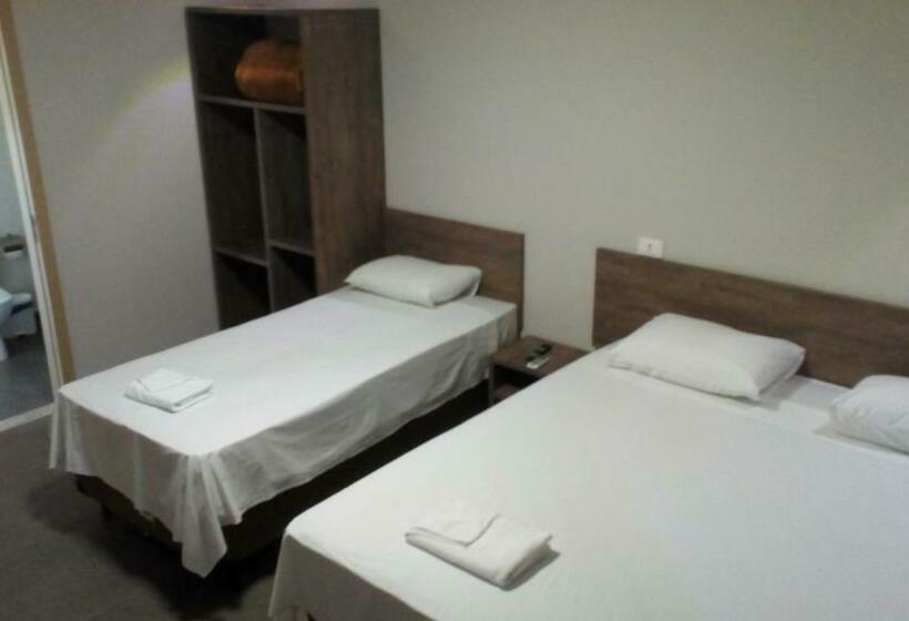 חדר דלוקס לשלושה, Iguassu Inn