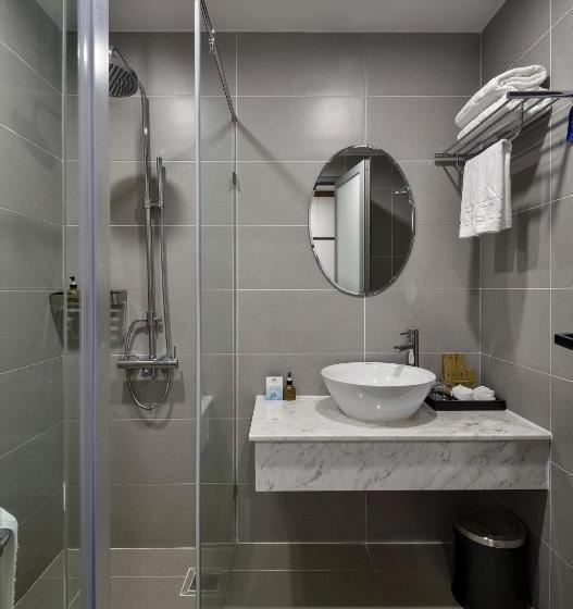 اتاق استاندارد با بالکن, The Harmonia