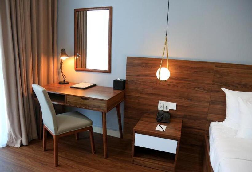 اتاق لوکس, The Harmonia