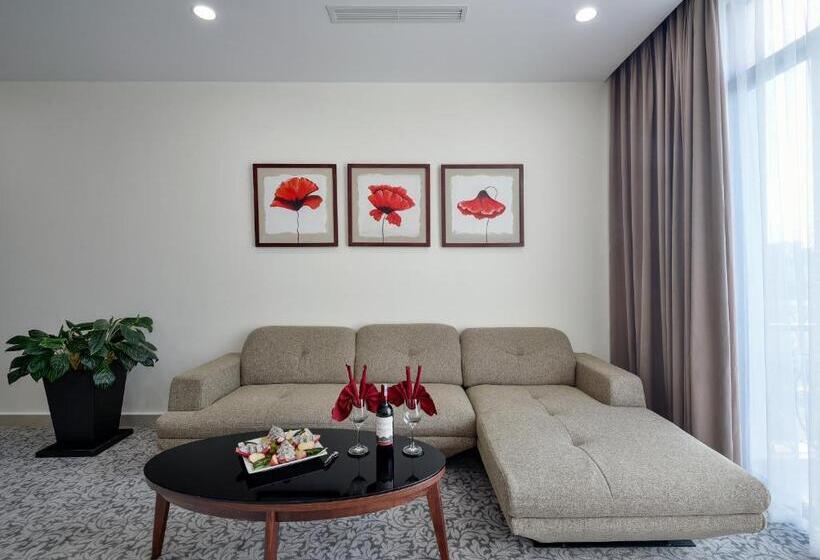 سوییت, The Harmonia