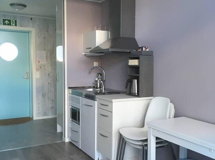 חדר סטנדרט מותאם לאדם עם מוגבלויות, Værlandet Havhotell