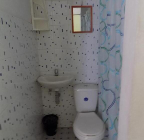 이코노미 룸, Los De A Pie