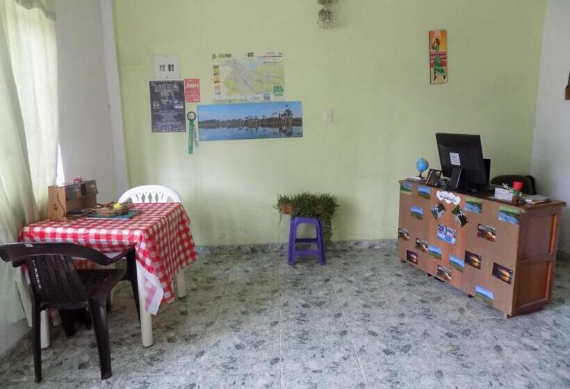 패밀리 룸 공용 욕실, Los De A Pie