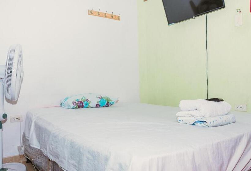 패밀리 룸 공용 욕실, Los De A Pie