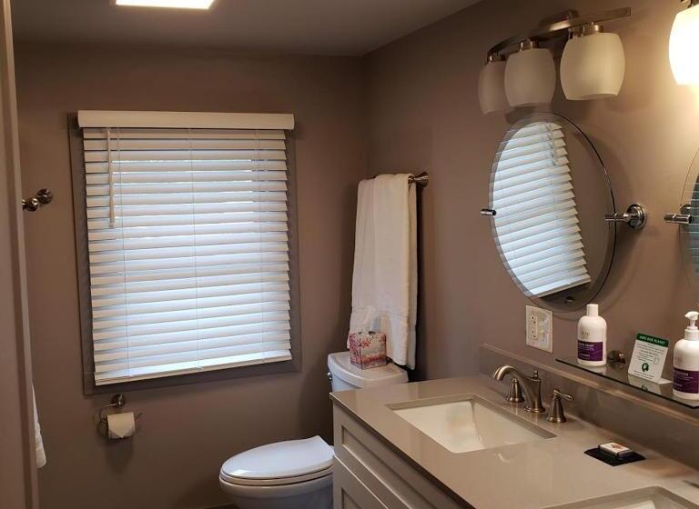 סטודיו דלוקס, Plum Point Lodge