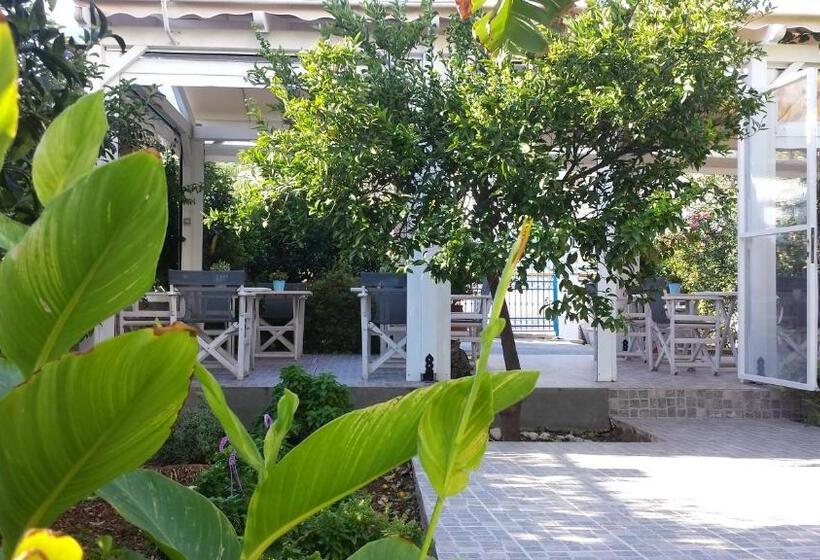 חדר סטנדרט עם מרפסת, Akrogiali