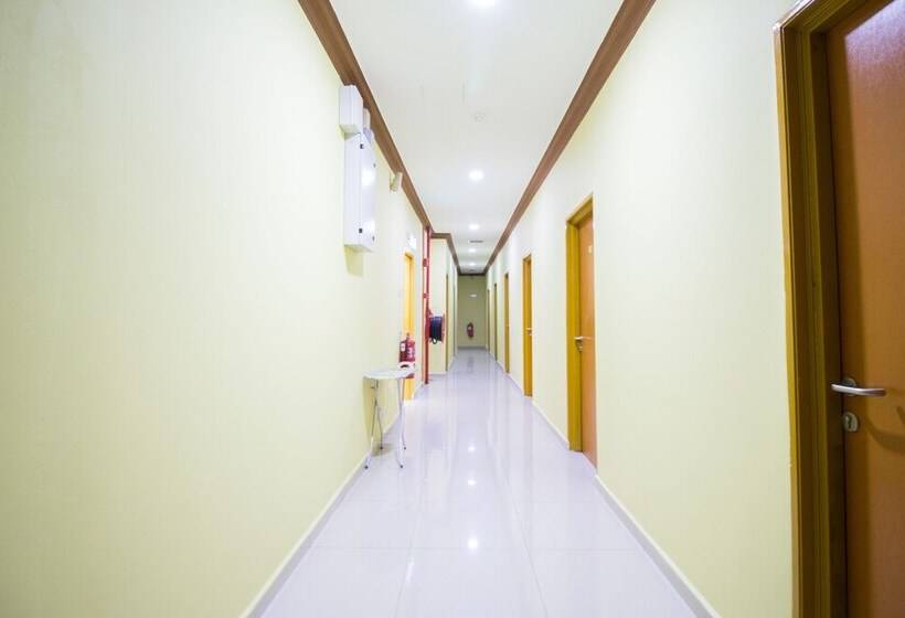 标准单人间, Saujana City