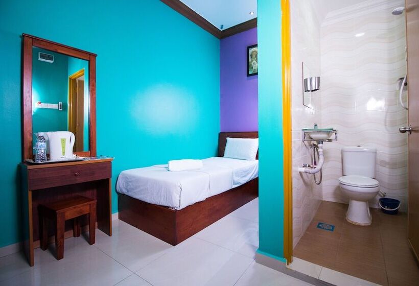 标准单人间, Saujana City