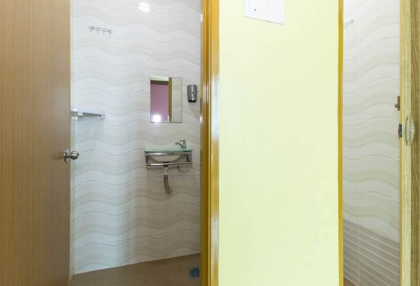 高级套房, Saujana City