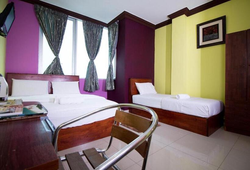 高级套房, Saujana City