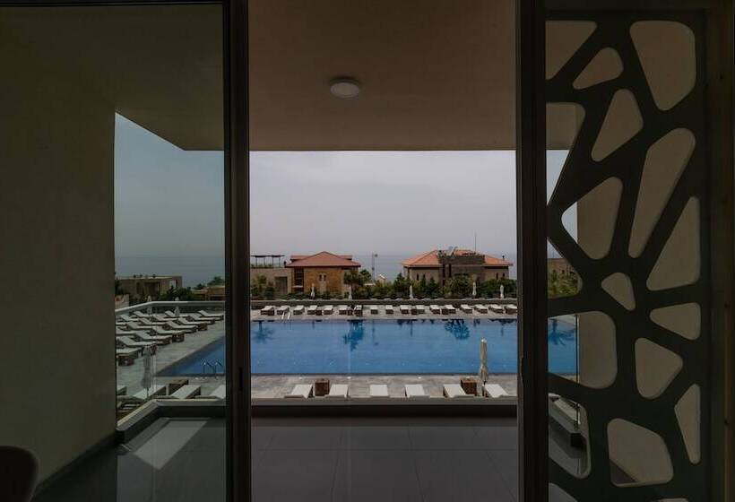 کلبه ییلاقی, Whitelace Resort