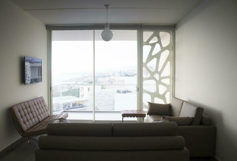 کلبه ییلاقی, Whitelace Resort