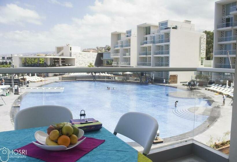 کلبه ییلاقی, Whitelace Resort