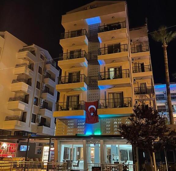 غرفة قياسية مطلّة علي البحر, Gold Butik Otel