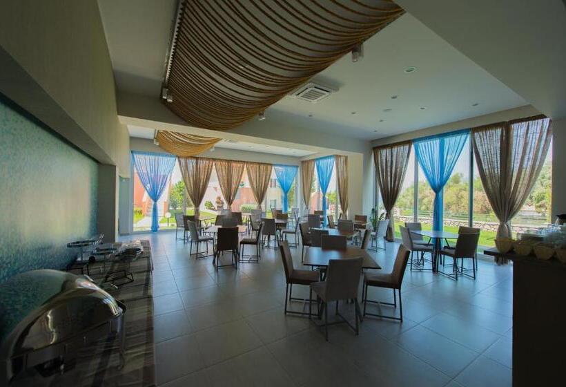 스탠다드 스튜디오, Thesmos Village