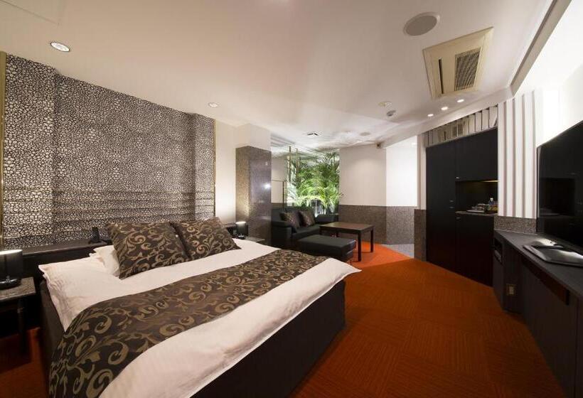 اتاق استاندارد, Beni West