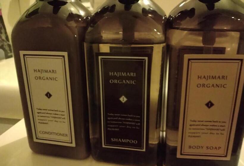 اتاق استاندارد, Beni West