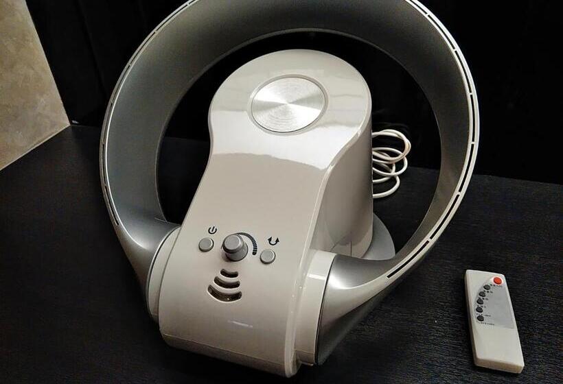 Economy Triple Room, Beni West