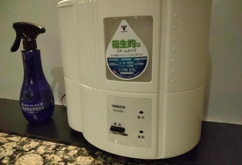 اتاق استاندارد, Beni West