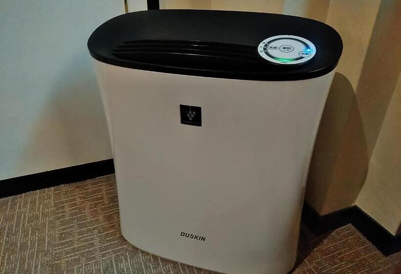 اتاق استاندارد, Beni West