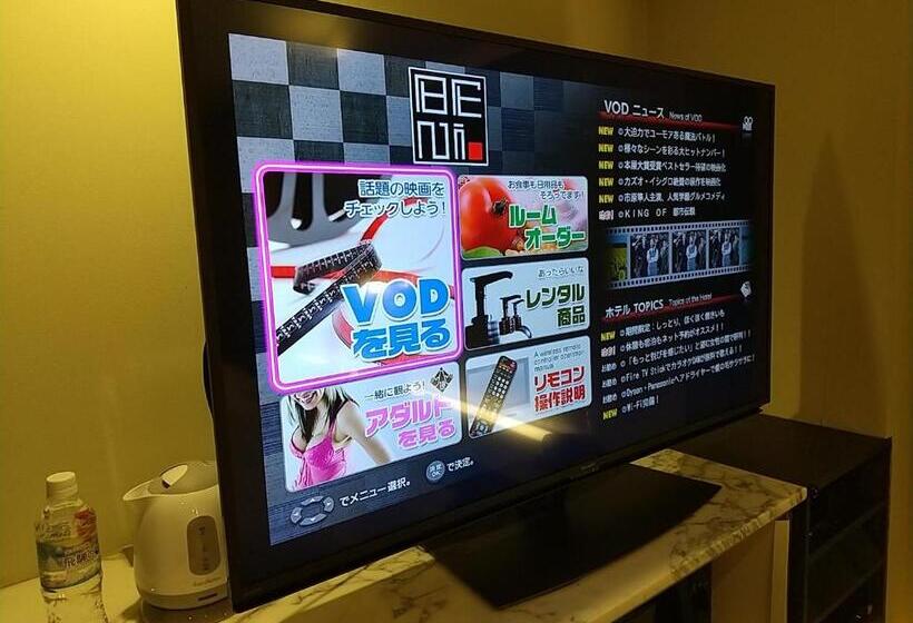 اتاق اکونومی, Beni West