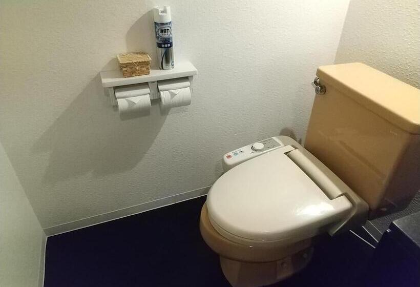 Economy Triple Room, Beni West