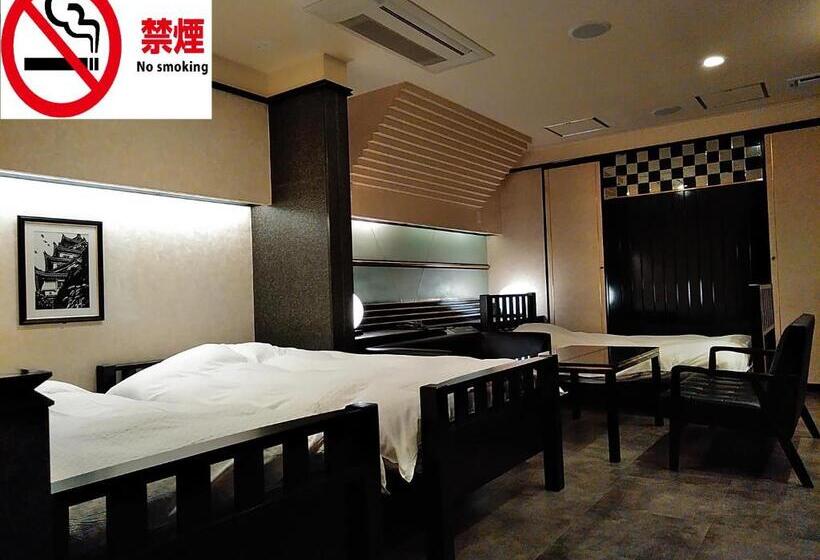 Economy Triple Room, Beni West