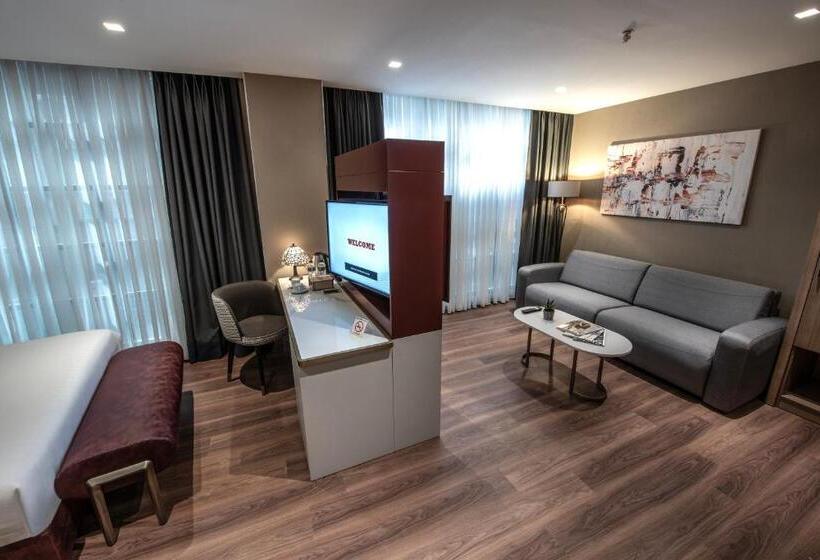 استودیوی سوپریور, Bosfora