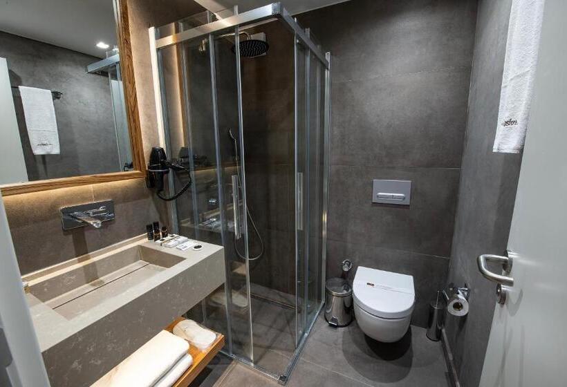 استودیوی سوپریور, Bosfora