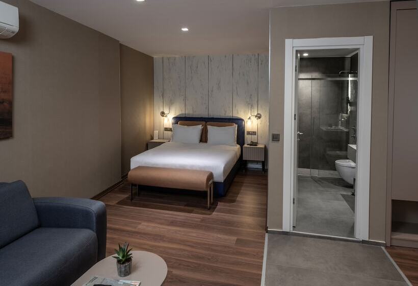 استودیوی سوپریور, Bosfora