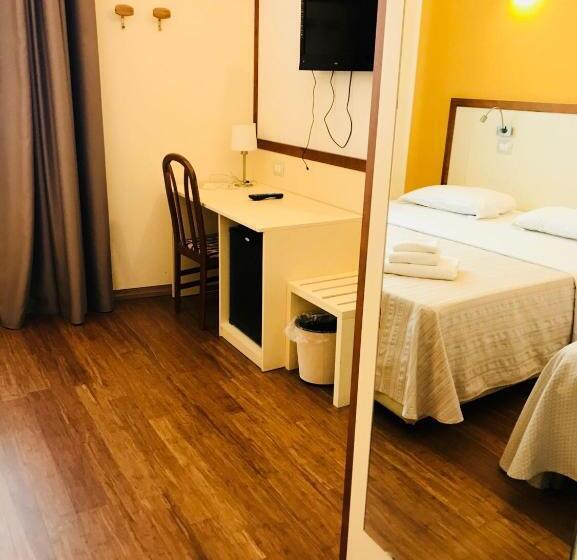 Номер Стандарт Трехместный, Dedoni