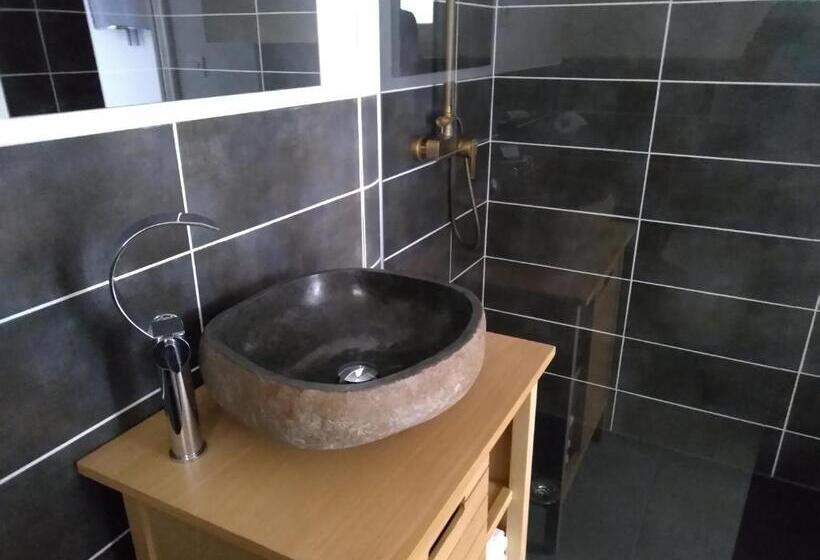 Номер Стандарт, Hôtel Castel Saint Anne