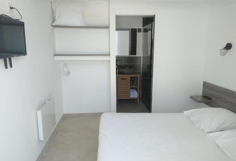 Номер Стандарт, Hôtel Castel Saint Anne