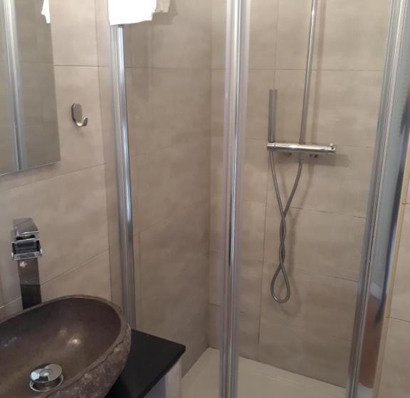 Номер Стандарт, Hôtel Castel Saint Anne